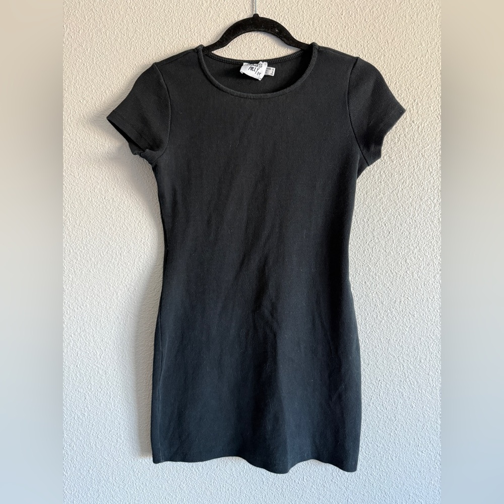 Princess Polly Knit Mini Dress Cap Sleeve Ribbed Solid Black Stretch
Size 8